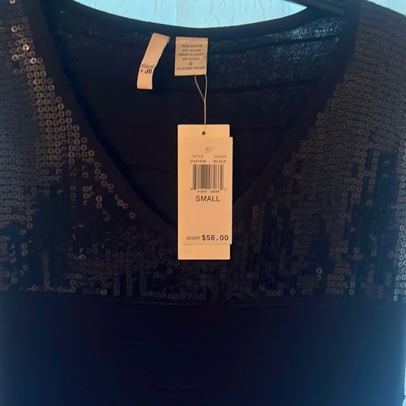 Short sleeve black dress. - Picture 2 of 3